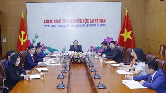 Vietnamese, Japanese communist party officials discuss ways to intensify ties