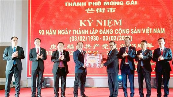 Dongxing delegation visits Mong Cai to attend CPV's 93rd anniversary celebrations