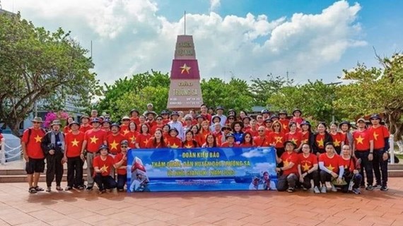 Truong Sa in the heart of overseas Vietnamese across globe