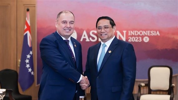 PM meets counterpart from the Cook Islands in Indonesia