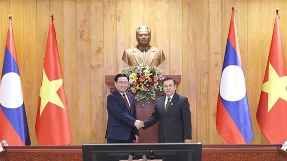 Vietnamese, Lao NA leaders hold talks in Vientiane