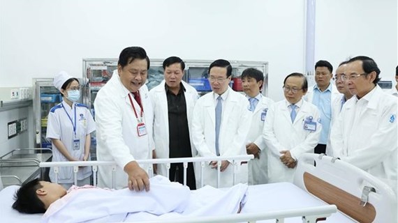 President commends achievements by Children’s Hospital 1