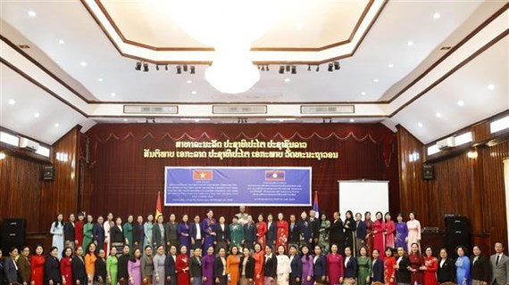 Vietnamese, Lao female lawmakers discuss women’s roles in politics 
