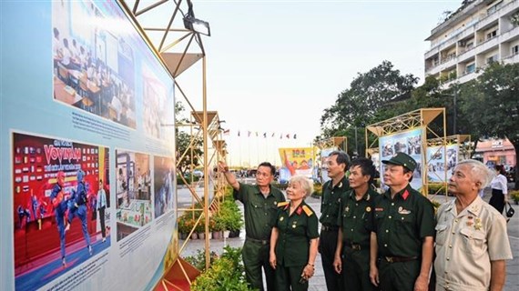 HCM City photo exhibitions celebrate national reunification, May Day