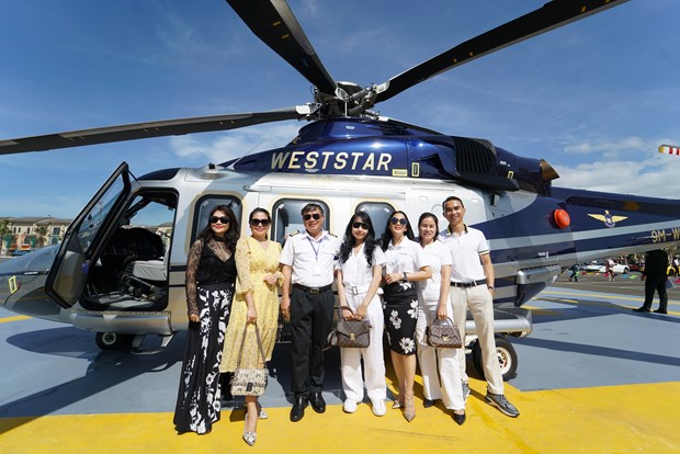 NovaWorld Phan Thiet impresses visitors with helicopter tour of project hinh anh 9