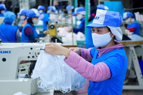 Vietnamese goods gain larger share on domestic market hinh anh 1