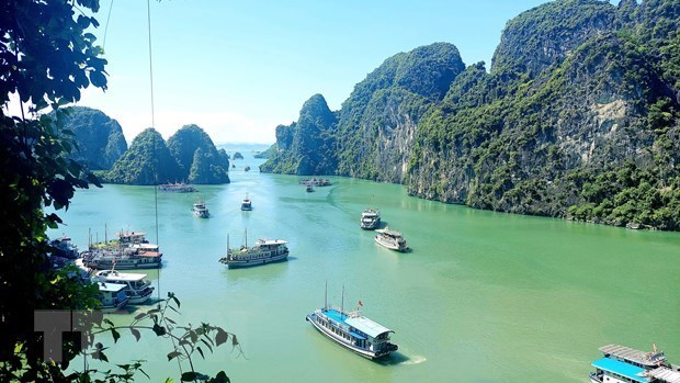 Quang Ninh opens four new tourist sites at Ha Long Bay hinh anh 1