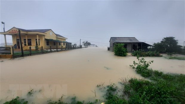 Five dead, six missing due to severe floods hinh anh 1
