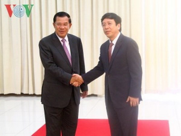 VOV delegation visits Cambodia hinh anh 1