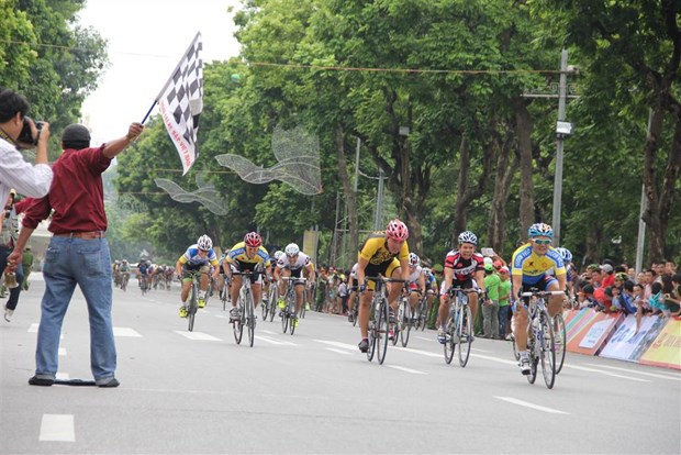 Nearly 500 cyclists to compete in Hanoi cycling event hinh anh 1