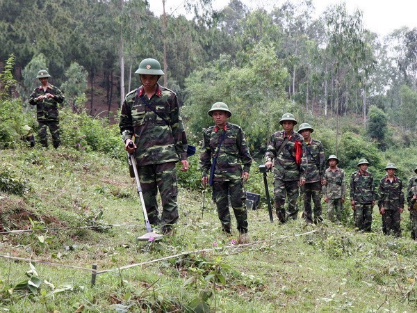 Quang Nam UXO victims receive assistance hinh anh 1