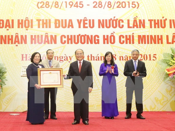 Labour sector honoured with Ho Chi Minh Order hinh anh 1