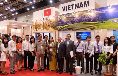 Vietnam introduces communications network to KL Converge hinh anh 1