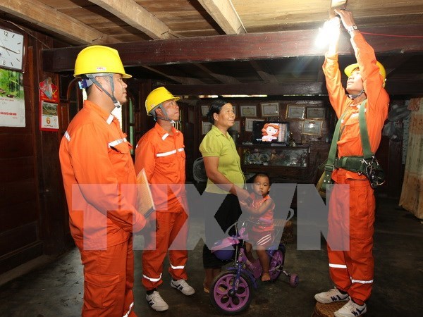 Electricity lights up communes in Lai Chau hinh anh 1