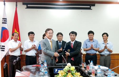 RoK boosts education cooperation with Ha Nam hinh anh 1