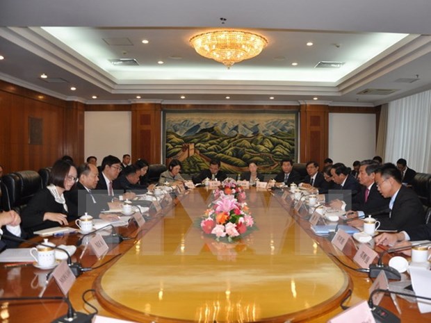 Vietnam, China strengthen land infrastructure cooperation hinh anh 1