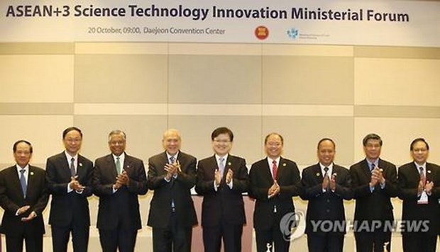 ASEAN+3 science ministers meet in RoK hinh anh 1