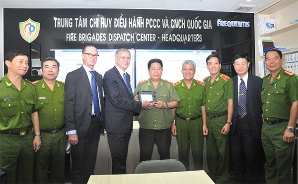 National fire brigades dispatch centre unveiled in Hanoi hinh anh 1