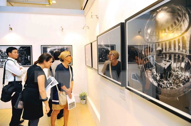 Noted Israeli photographer shows off works in capital hinh anh 1