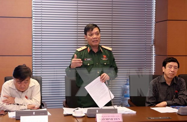 Lawmakers discuss draft law revisions hinh anh 1