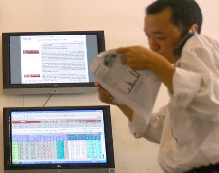 Vietnamese shares extend losses for third day hinh anh 1
