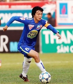 Vietnamese midfielder to play for Japan's Yokohama hinh anh 1