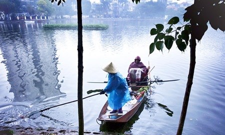 Hanoi's lakes face challenges hinh anh 1