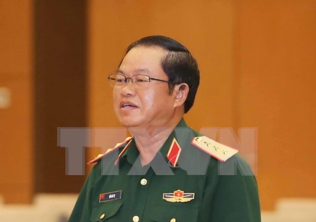 Senior UK defence official visits Vietnam hinh anh 1