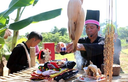 Kho Mu people perform traditional rain ritual hinh anh 1