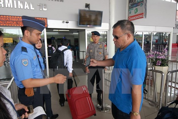 Indonesia increases security at airports after terrorist threat hinh anh 1