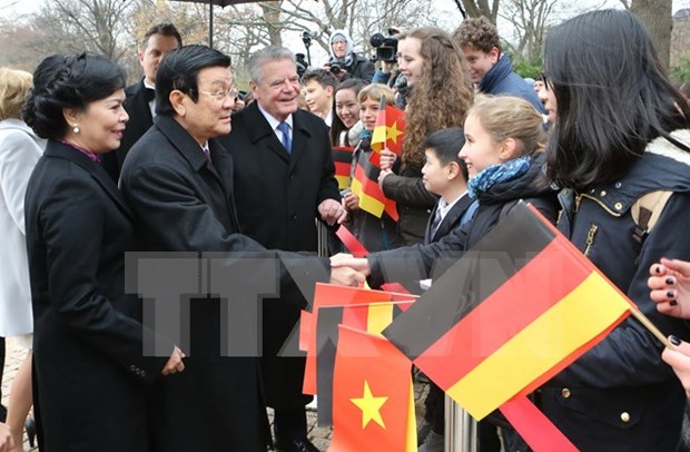 President meets Berlin Mayor, German parliamentarians hinh anh 1