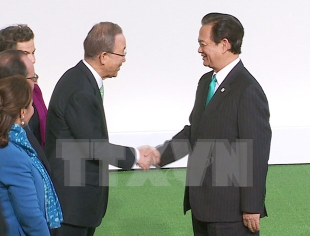 PM attends opening of UN climate change conference in Paris hinh anh 1
