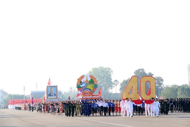 Laos observes 40th National Day with grand parade hinh anh 1