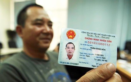 HCM City issues new 12-digit ID cards hinh anh 1