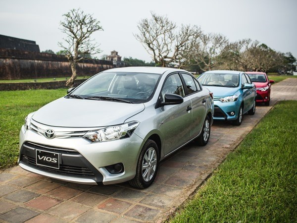 Toyota records positive sales in Vietnam hinh anh 1