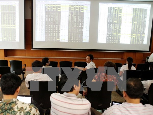 Vietnam’s shares gain for a third day hinh anh 1