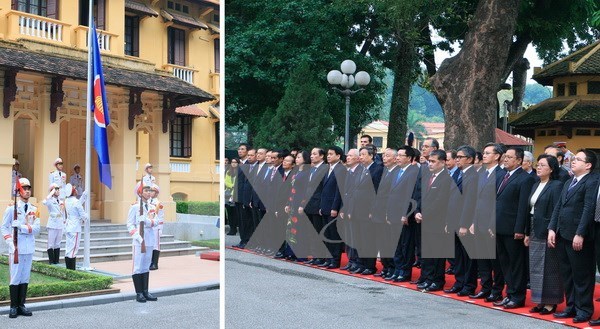 Flag raising ceremony marks ASEAN Community’s formation hinh anh 1