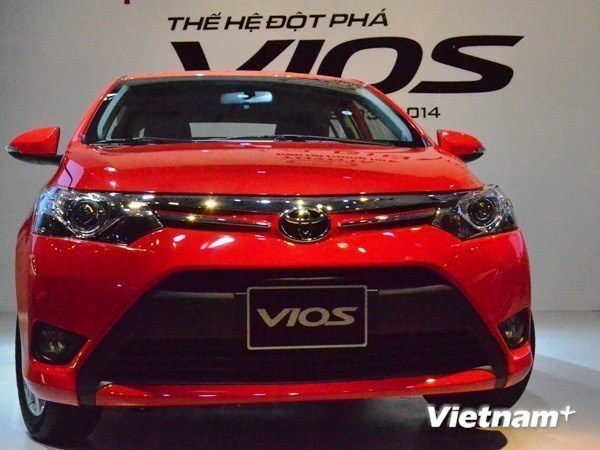 Toyota Vietnam sees record sales in 2015 hinh anh 1