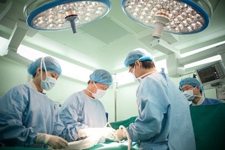 Vietnam to publicly rank quality of hospitals hinh anh 1