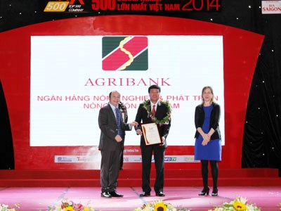 Agribank continues securing Top 10 of VNR 500 hinh anh 1
