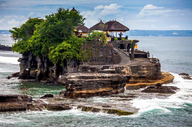 Indonesia targets 12 million foreign visitors in 2016 hinh anh 1