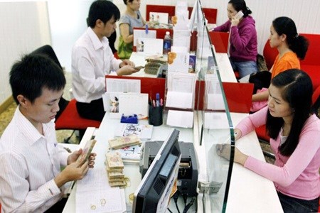SBV asks lenders to back policies to control inflation, boost growth hinh anh 1