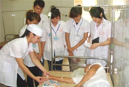 Vietnam offers preferential loans to medical graduates hinh anh 1