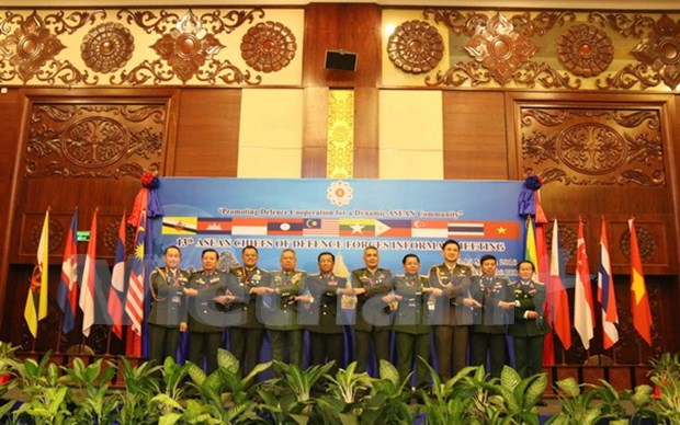 ASEAN chiefs of defence forces meet in Vientiane hinh anh 1