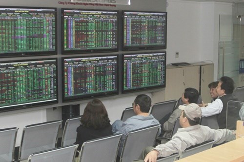 VN index advances on energy stocks hinh anh 1