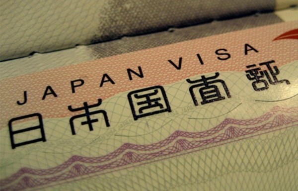 Japan to ease visa rules for Vietnam: local newspaper hinh anh 1