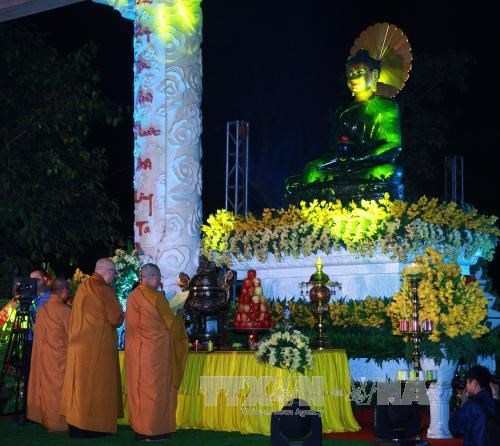 Jade Buddha statue arrives in Hai Phong hinh anh 1