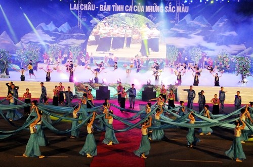 Over 10,000 visitors attend Lai Chau Culture-Tourism week hinh anh 1