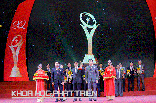 80 businesses granted with quality awards hinh anh 1