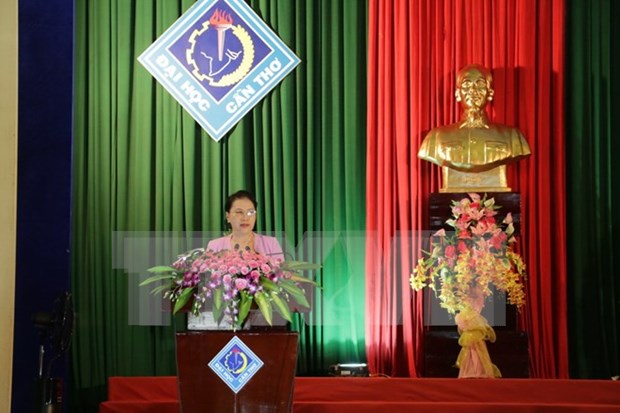 Top legislator eases concerns of Can Tho voters hinh anh 1